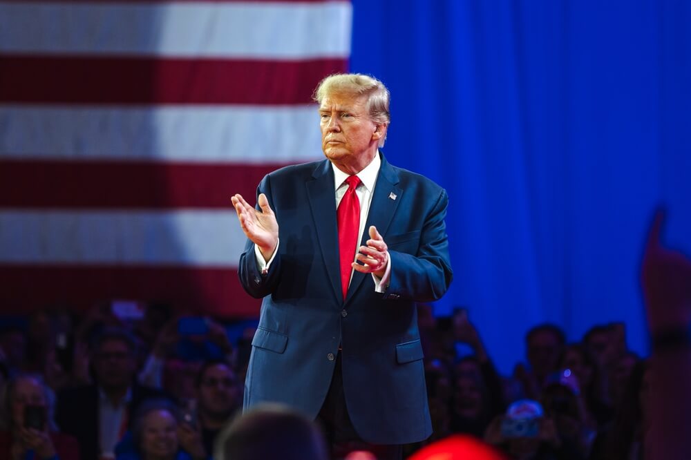 Trump Threatens European Tariffs Over Greenland as Tensions Rise