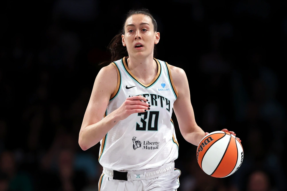 Breanna Stewart Stays with Liberty